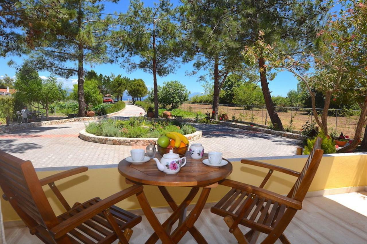 Melíkia Alexandra Apartments מראה חיצוני תמונה